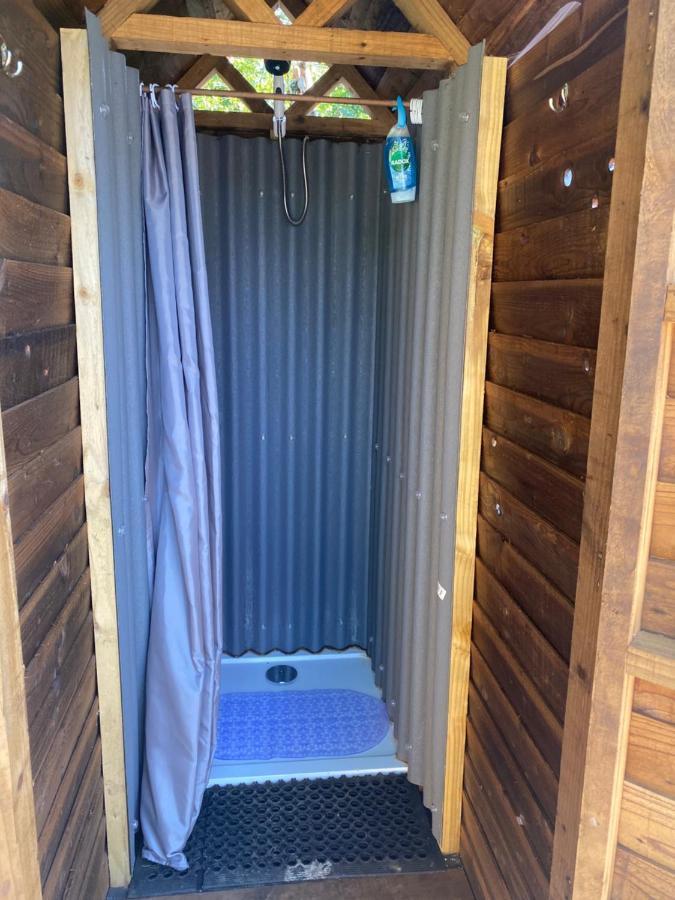 Kingfisher Cabin - Wild Escapes Wrenbury Off Grid Glamping - Ages 12 And Over Baddiley Экстерьер фото