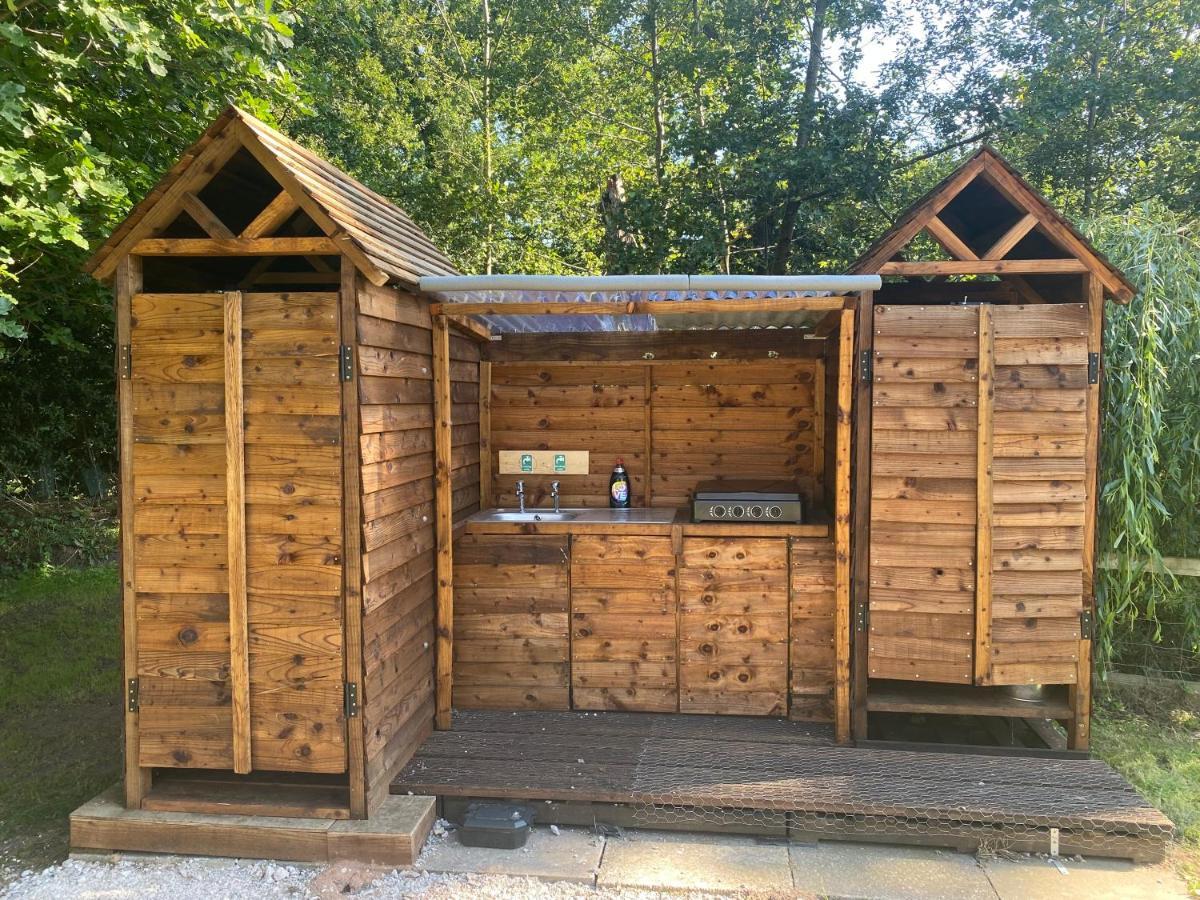 Kingfisher Cabin - Wild Escapes Wrenbury Off Grid Glamping - Ages 12 And Over Baddiley Экстерьер фото